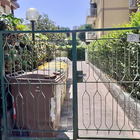 M306 - Marcelli, Trilocale Con Ampio Terrazzo, A 150 Metri Dal Mare *